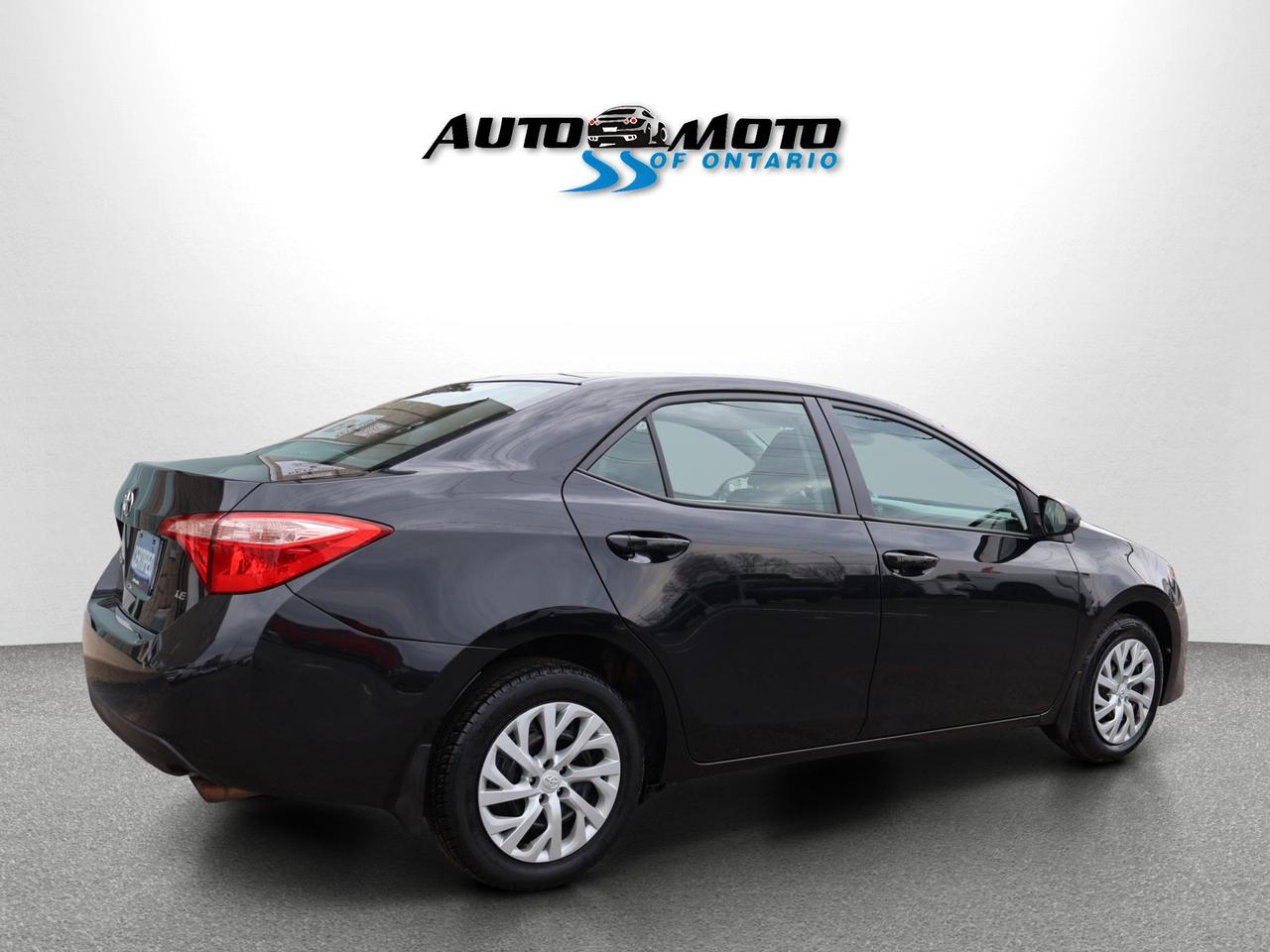 2018 Toyota Corolla LE CERTIFIED *1 OWNER* CAMERA BLUETOOTH HEATED SEATS SUNROOF CRUISE LANE DEPARTURE ALERT Photo