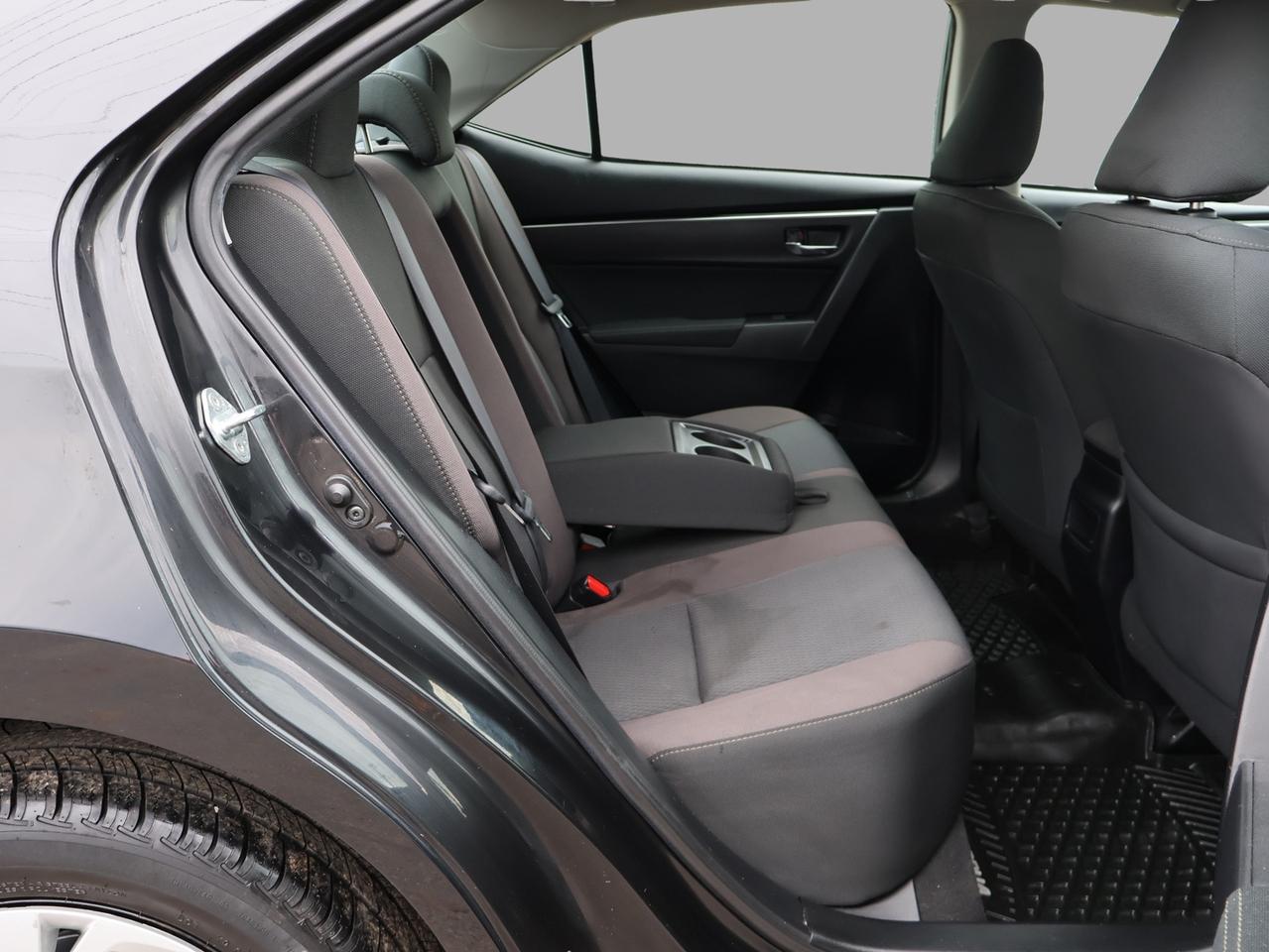 2018 Toyota Corolla LE CERTIFIED *1 OWNER* CAMERA BLUETOOTH HEATED SEATS SUNROOF CRUISE LANE DEPARTURE ALERT Photo