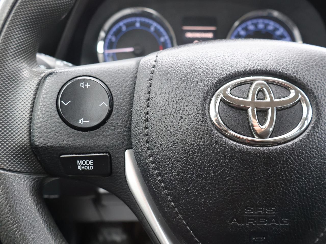 2018 Toyota Corolla LE CERTIFIED *1 OWNER* CAMERA BLUETOOTH HEATED SEATS SUNROOF CRUISE LANE DEPARTURE ALERT Photo