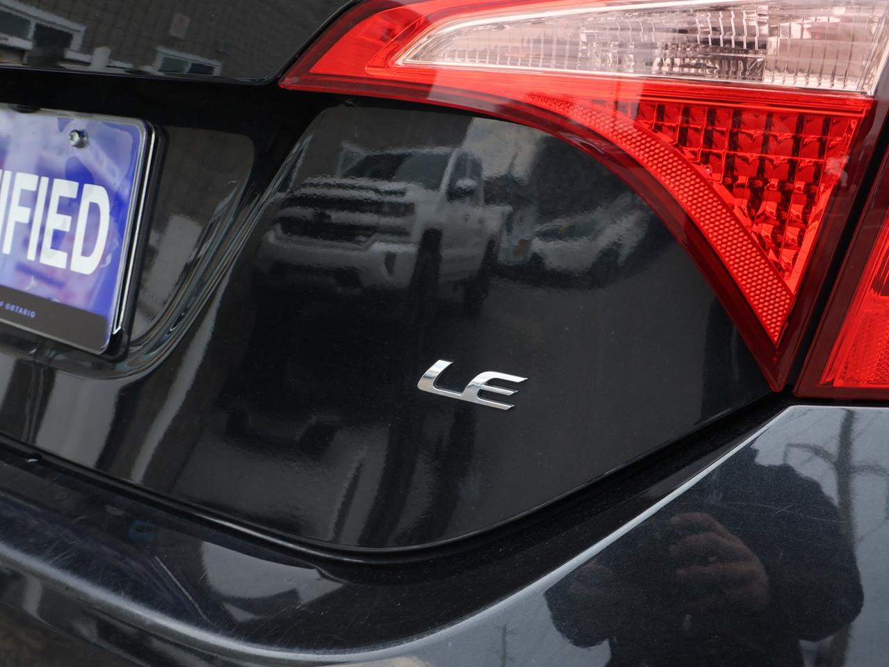 2018 Toyota Corolla LE CERTIFIED *1 OWNER* CAMERA BLUETOOTH HEATED SEATS SUNROOF CRUISE LANE DEPARTURE ALERT Photo