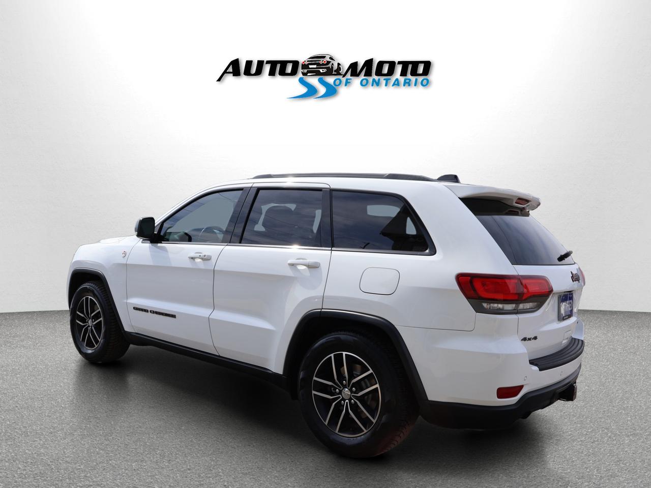 2017 Jeep Grand Cherokee V6 TRAILHAWK 4WD CERTIFIED *31 JEEP SERVICE RECORDS* CAMERA NAV BLUETOOTH LEATHER COOL/HEAT SEAT/STEERING SUNROOF CRUISE ALLOYS Photo3