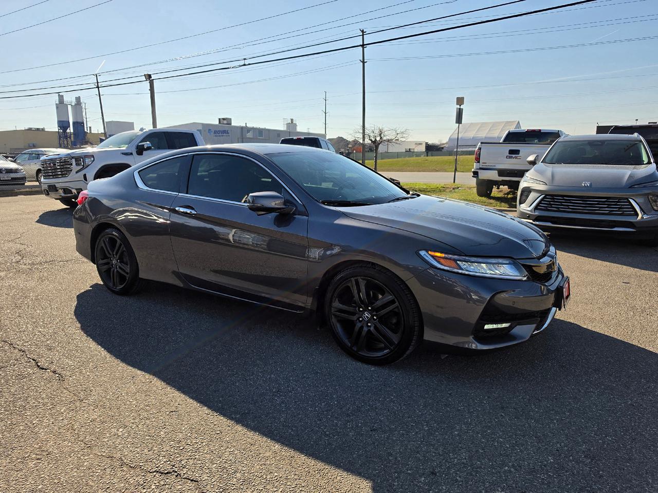 2017 Honda Accord V6 | Manual | Touring Photo