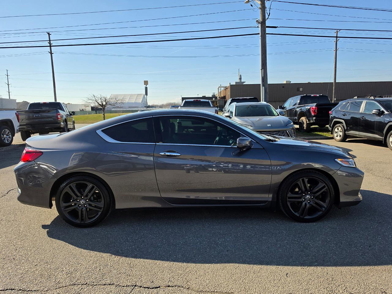 2017 Honda Accord V6 | Manual | Touring Photo3