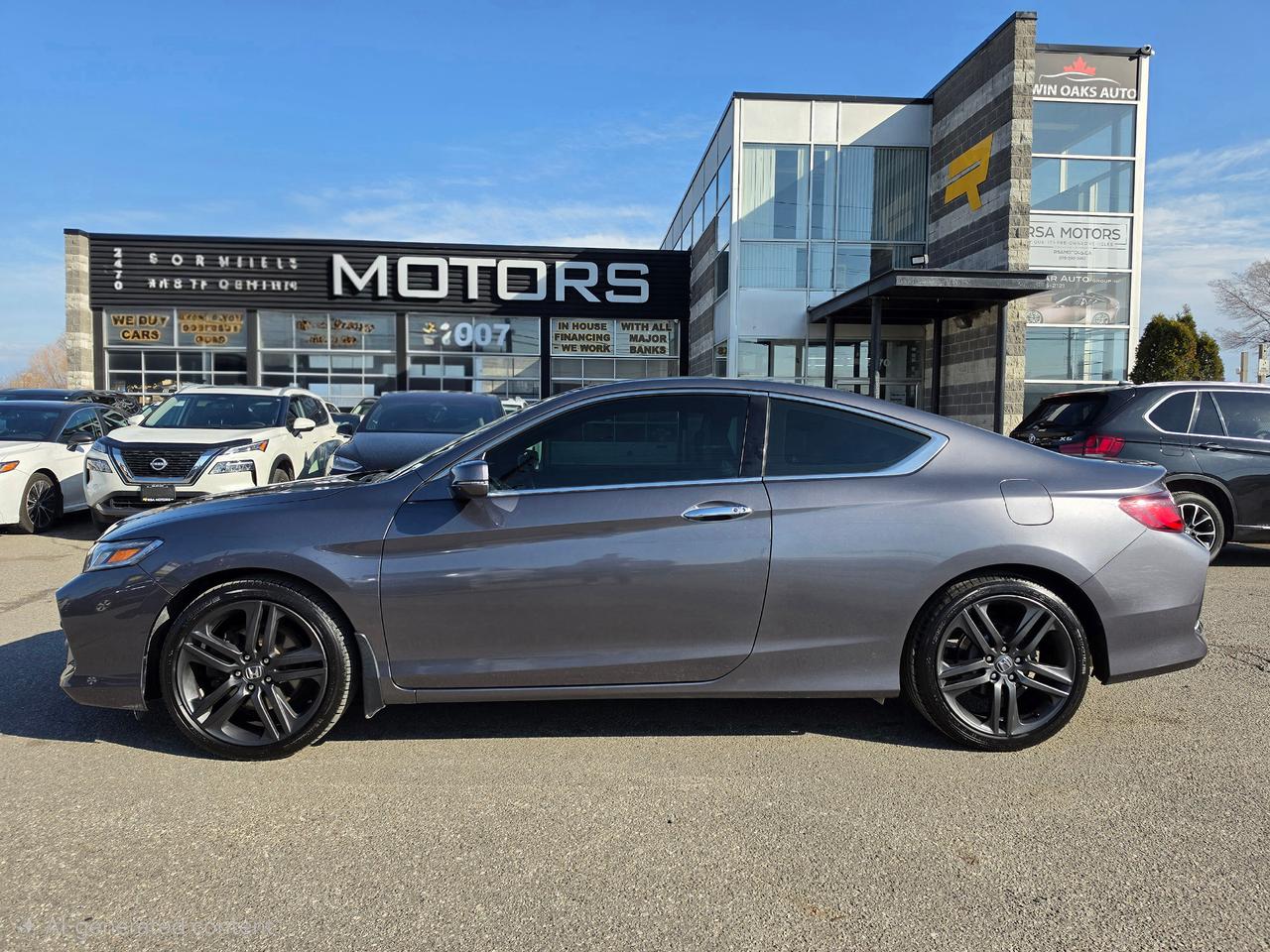 2017 Honda Accord V6 | Manual | Touring Photo