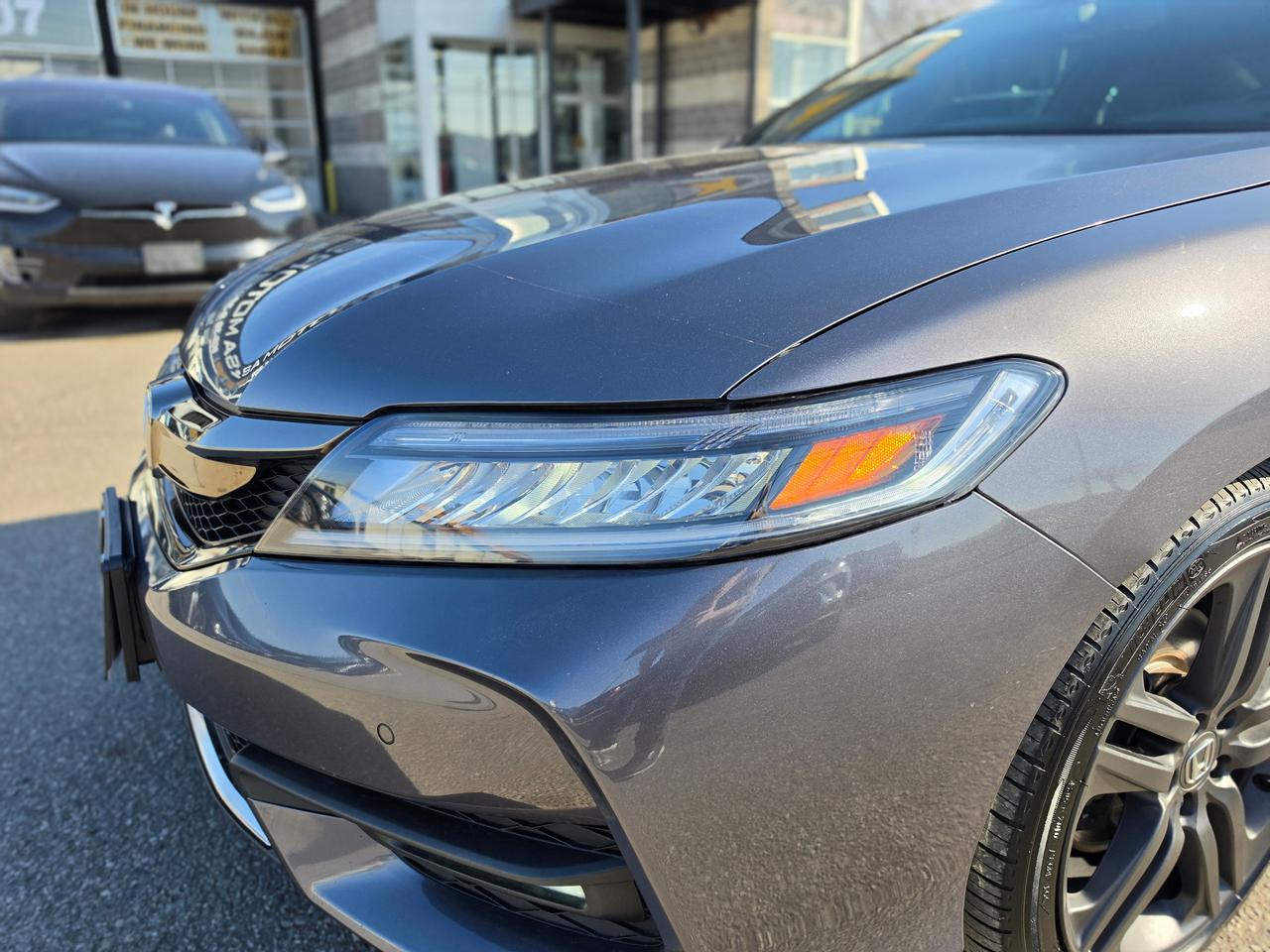 2017 Honda Accord V6 | Manual | Touring Photo