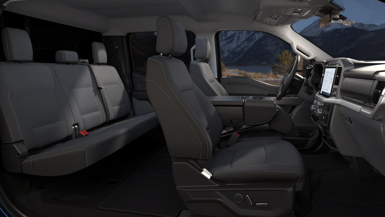 2022 Ford F-150 XLT 4WD SuperCrew 5.5' Box Photo