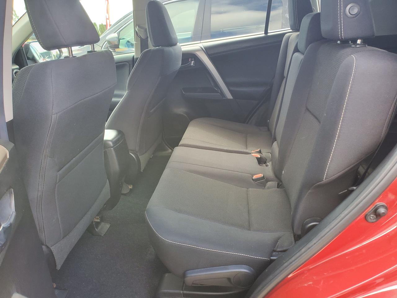2017 Toyota RAV4 XLE Photo