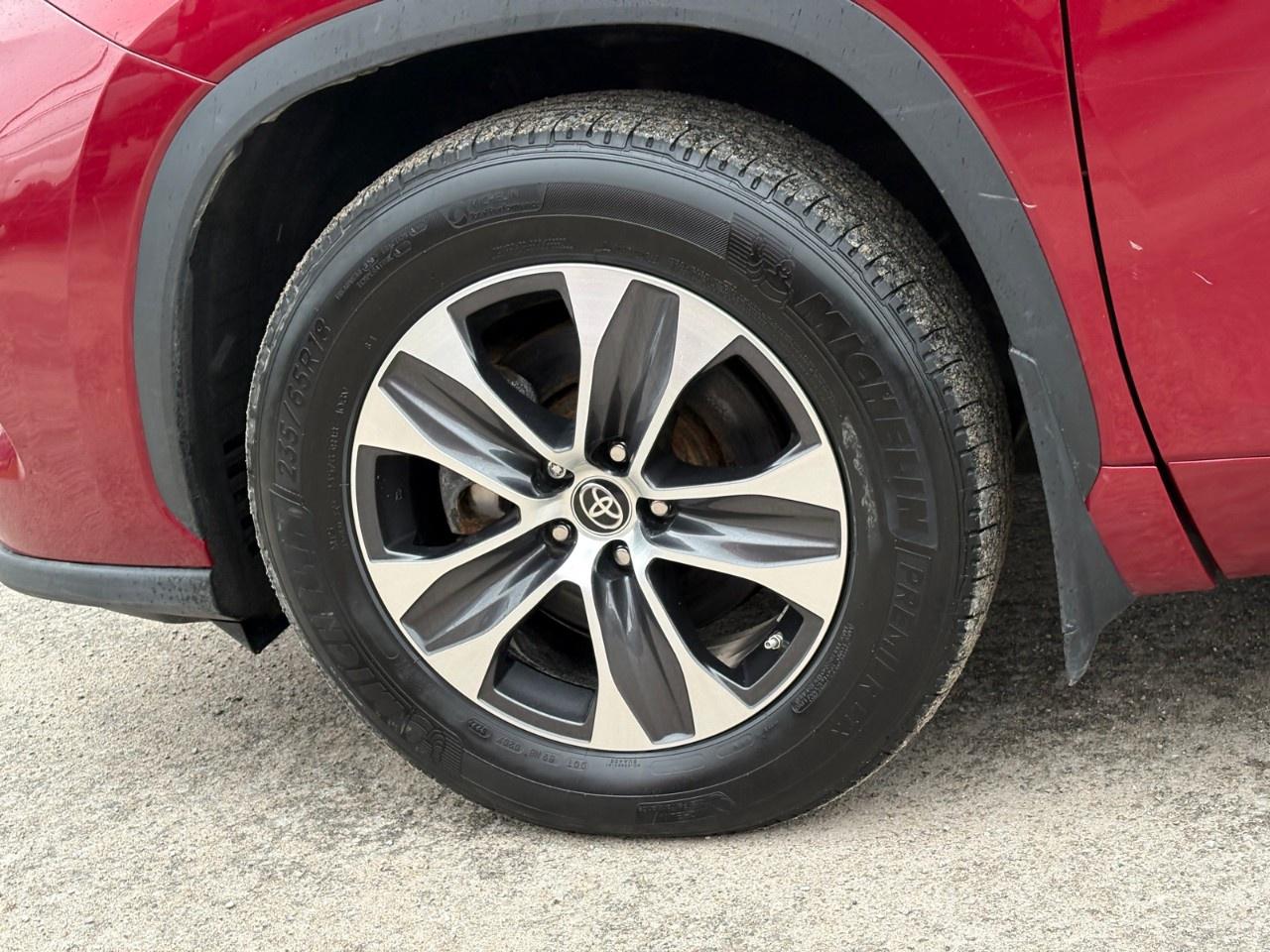 2022 Toyota Highlander XLE AWD Photo