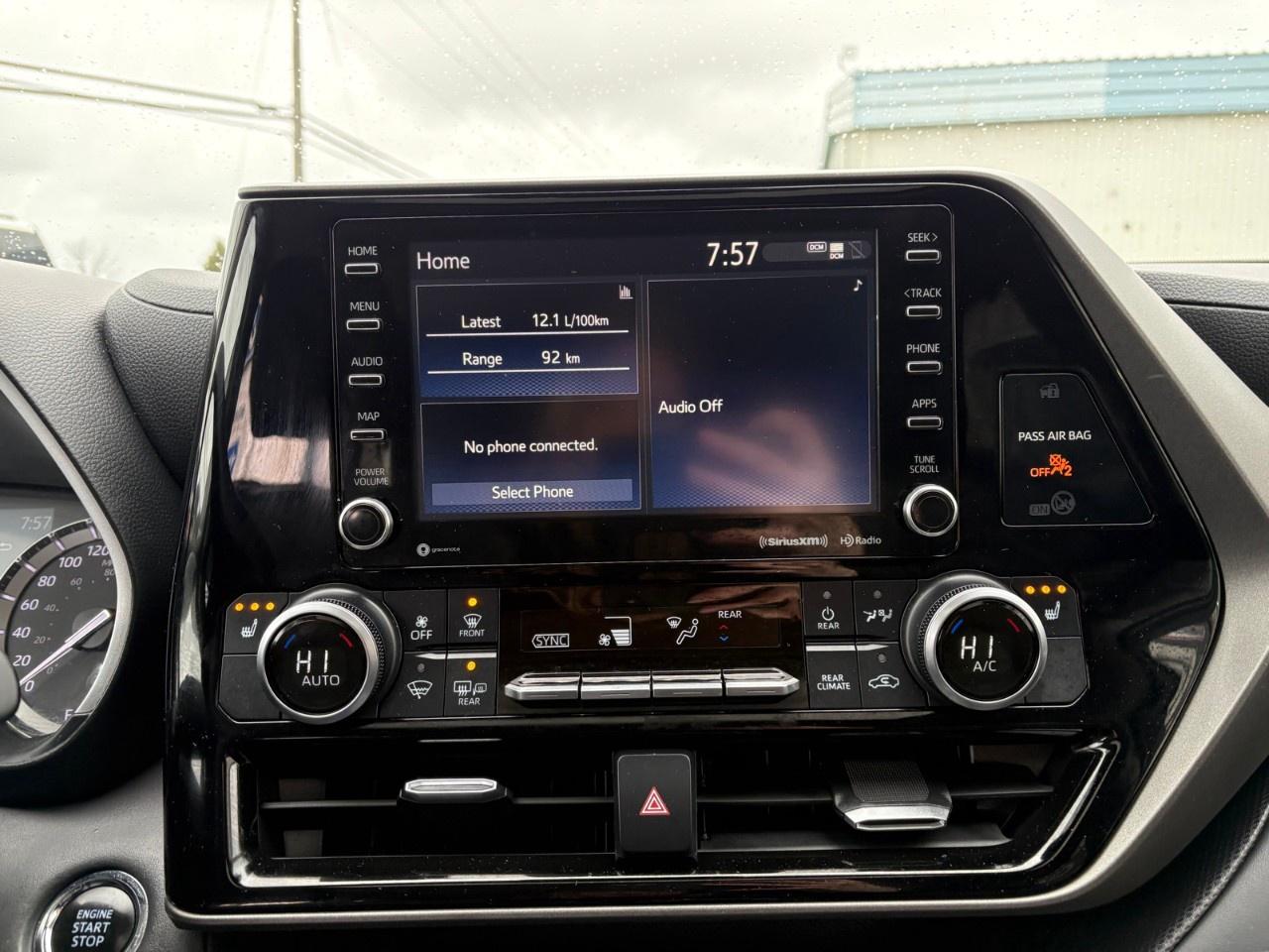 2022 Toyota Highlander XLE AWD Photo