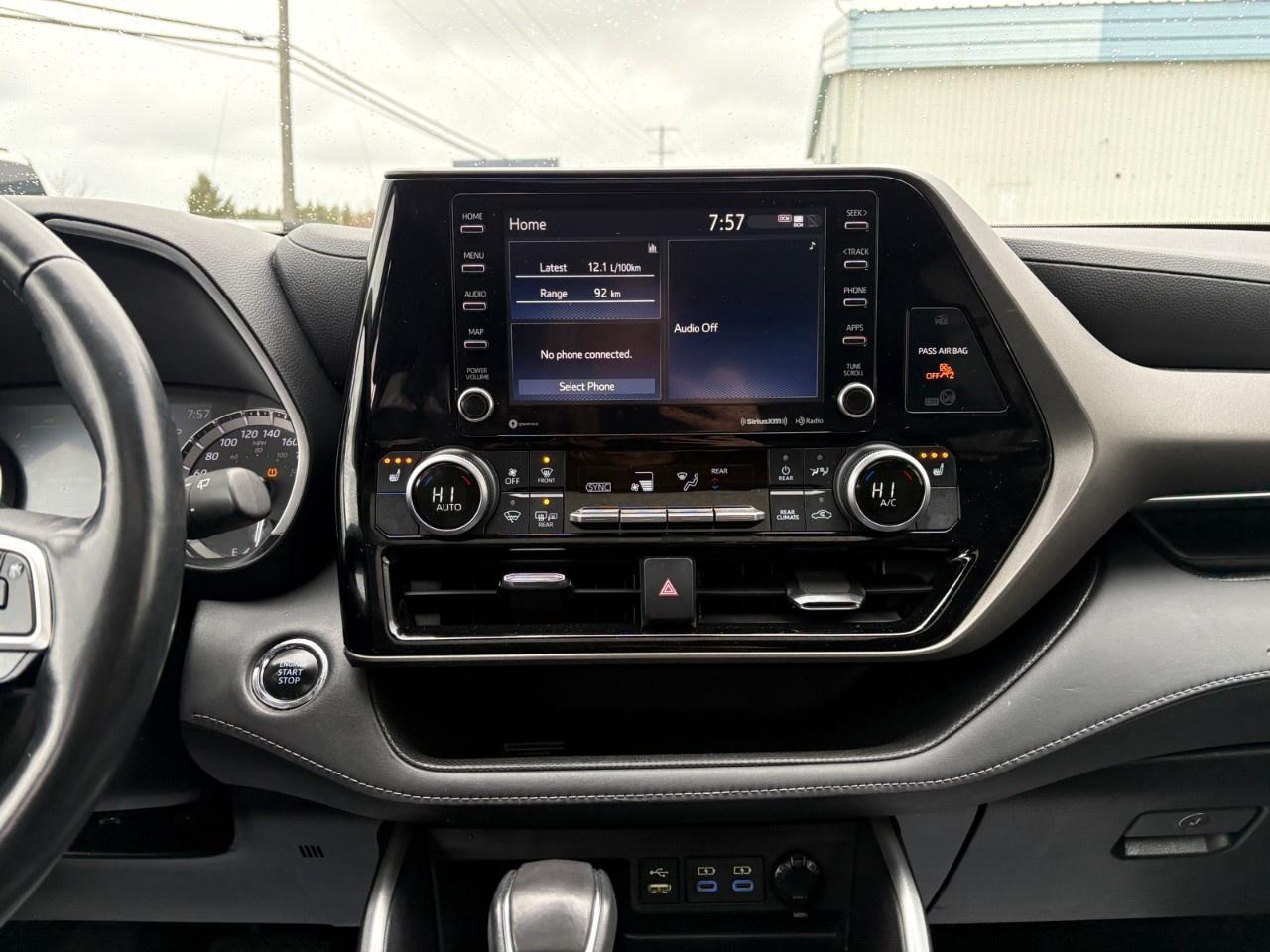 2022 Toyota Highlander XLE AWD Photo