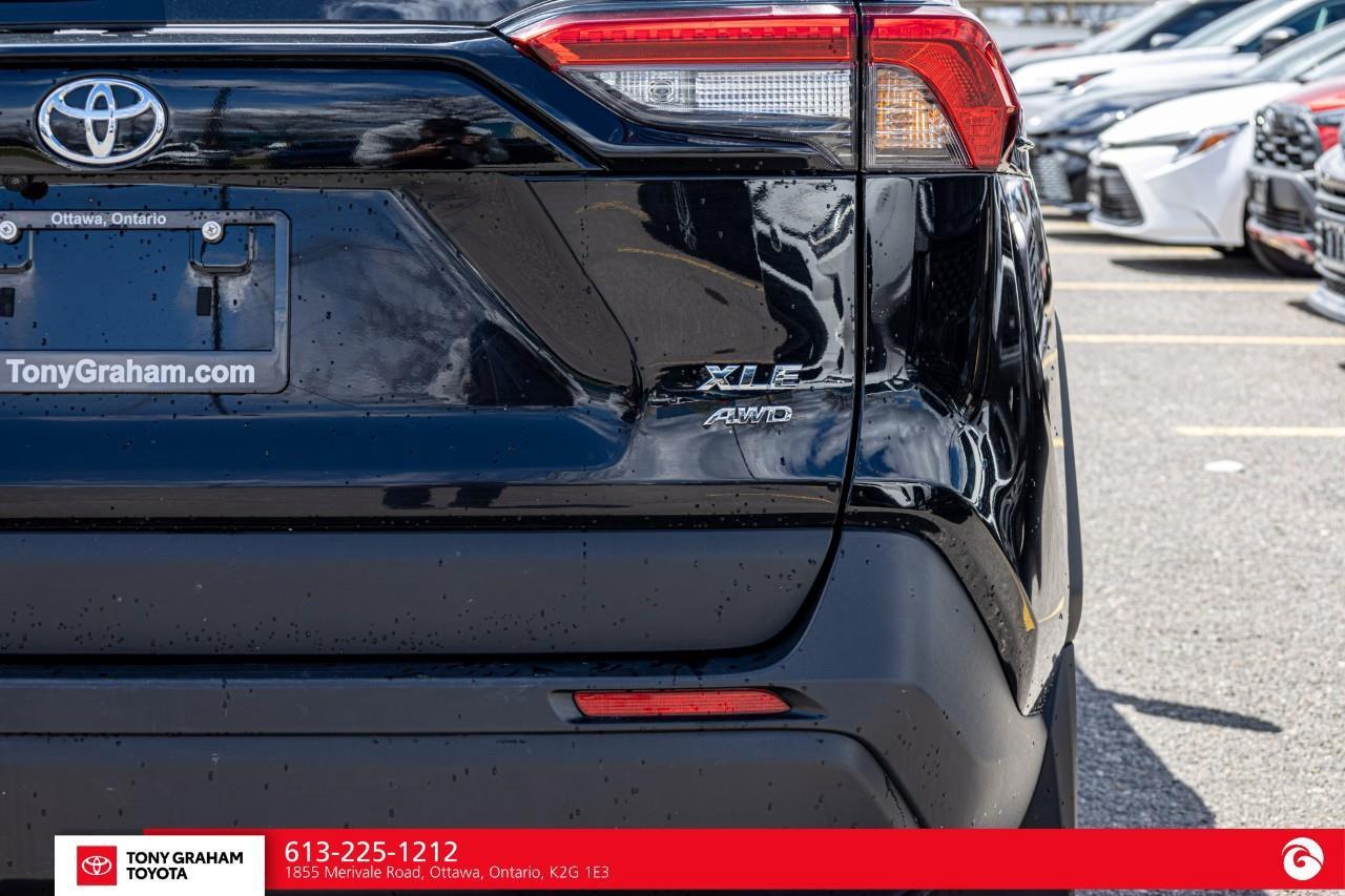 2025 Toyota RAV4 XLE Photo