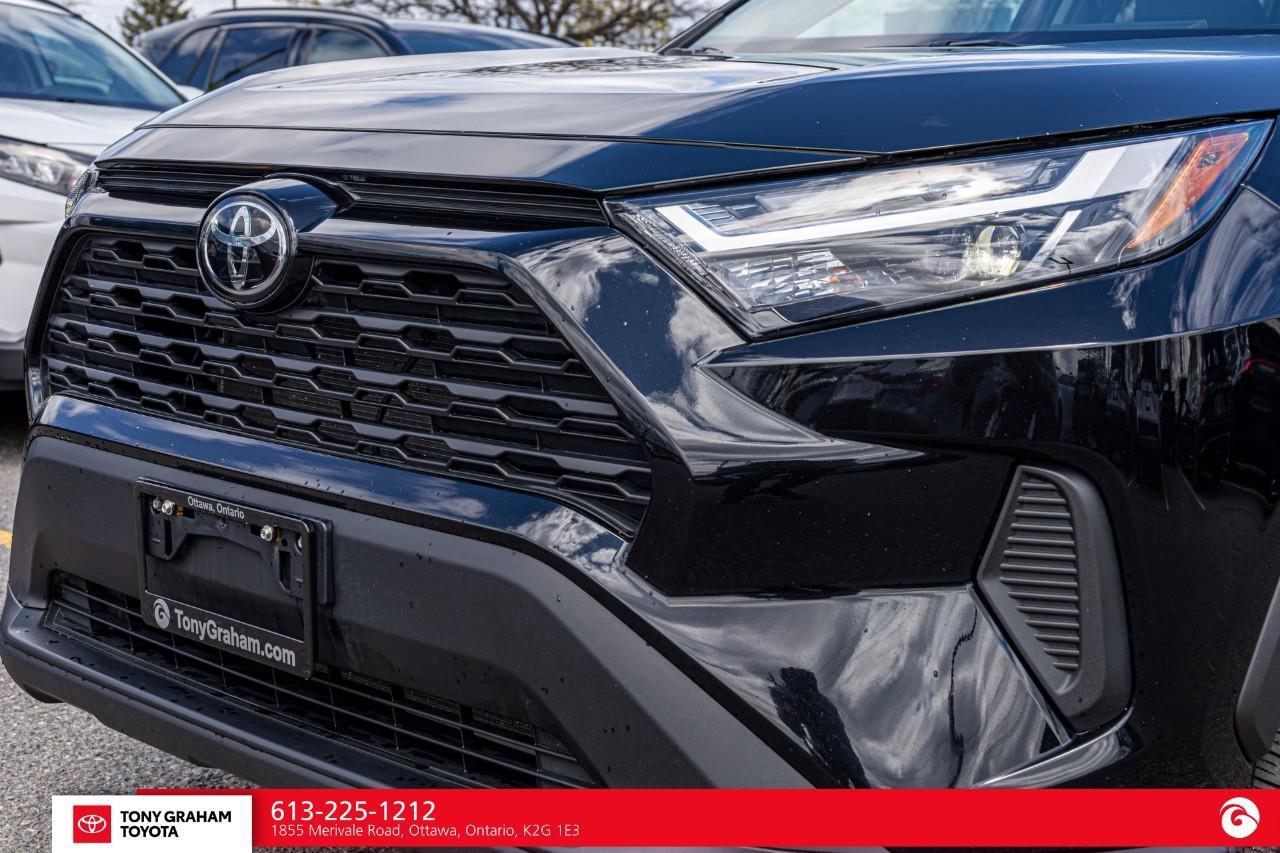 2025 Toyota RAV4 XLE Photo
