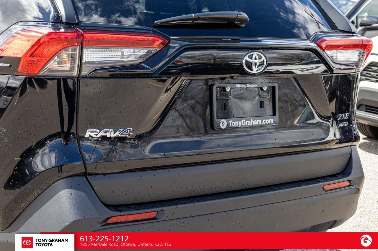 2025 Toyota RAV4 XLE Photo