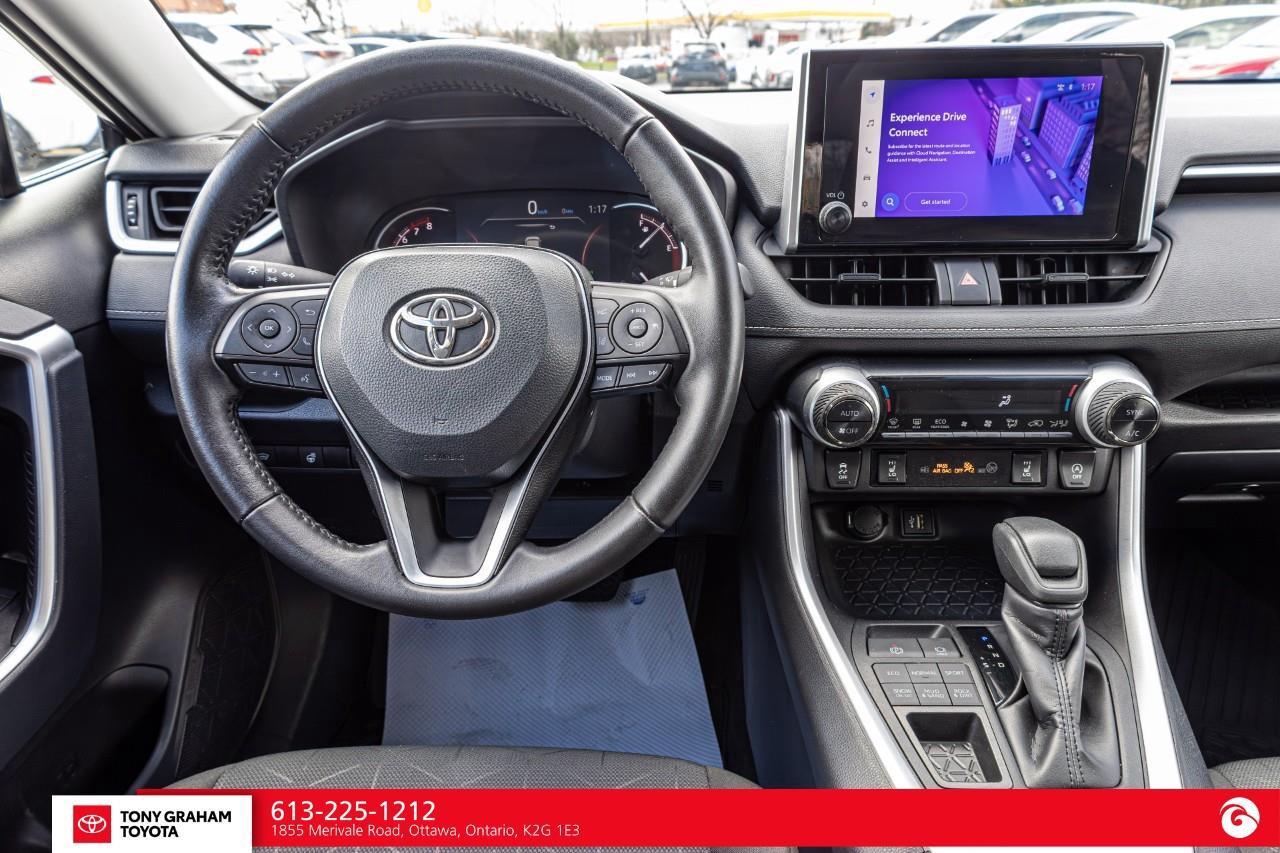 2025 Toyota RAV4 XLE Photo