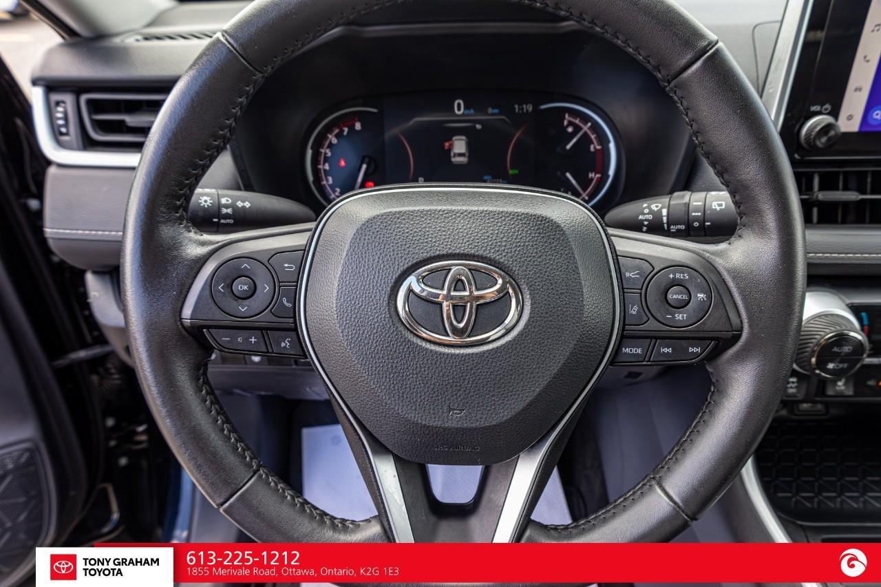 2025 Toyota RAV4 XLE Photo
