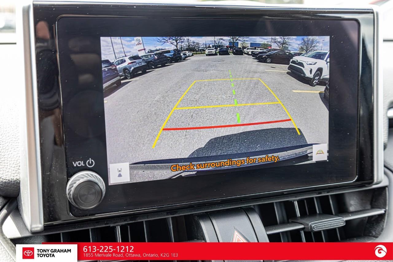 2025 Toyota RAV4 XLE Photo
