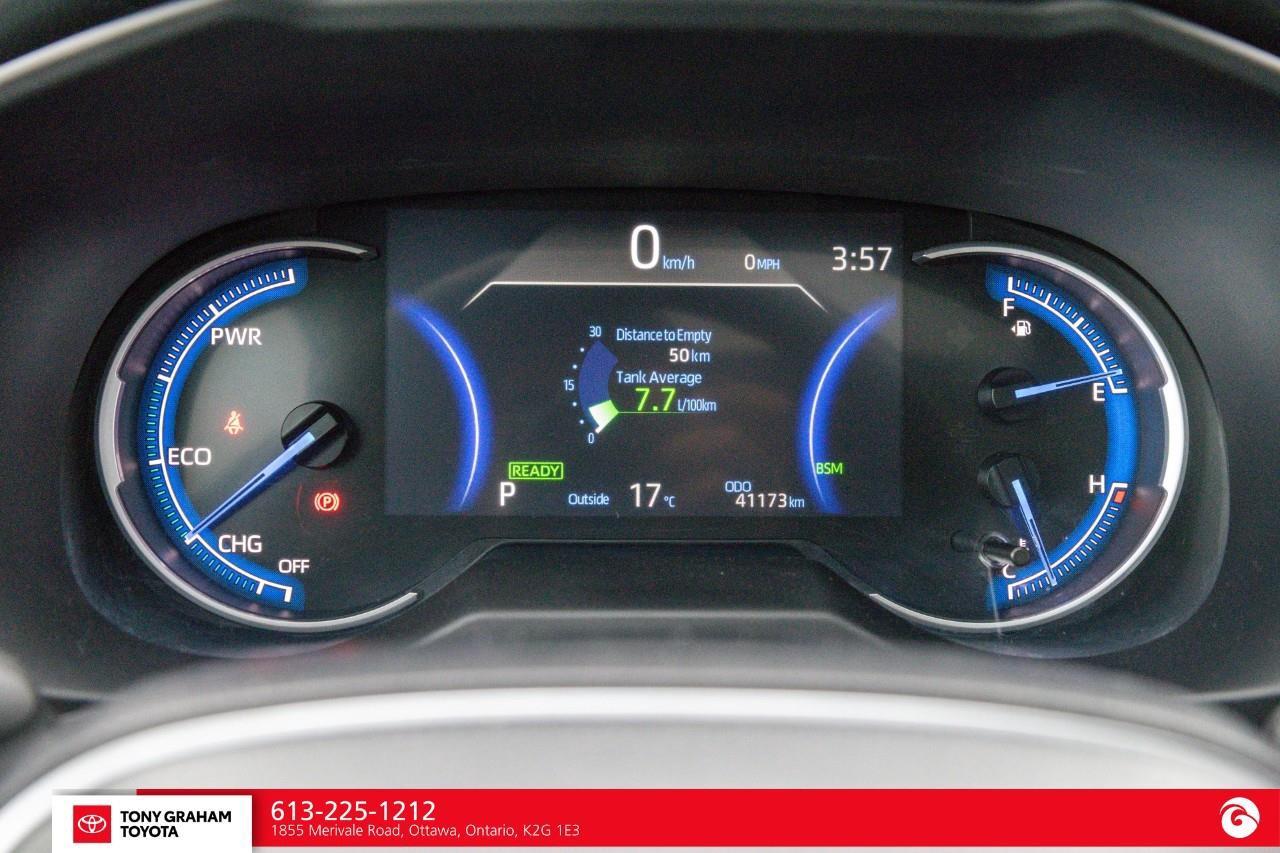 2025 Toyota RAV4 Hybrid XLE Photo