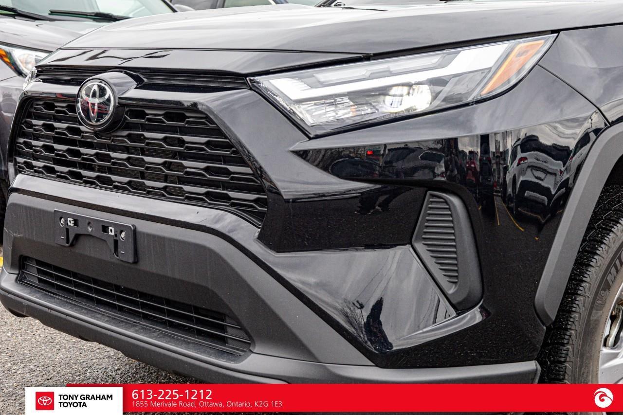 2025 Toyota RAV4 Hybrid XLE Photo