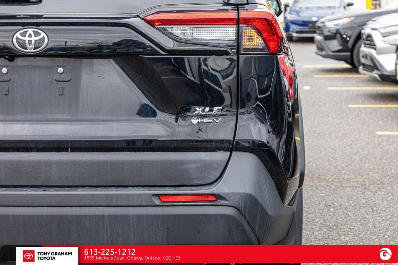2025 Toyota RAV4 Hybrid XLE Photo