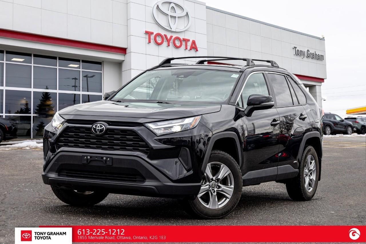 2025 Toyota RAV4 Hybrid XLE Photo0
