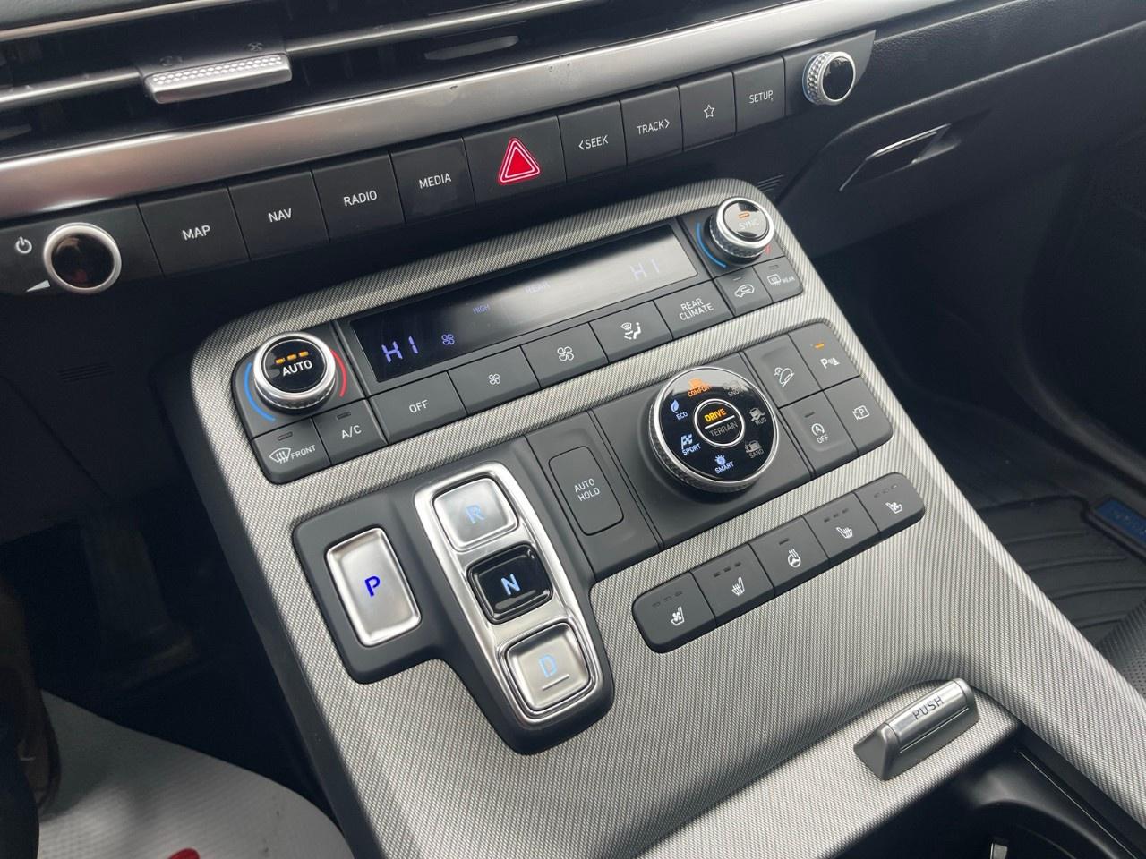 2024 Hyundai PALISADE Urban 8-Passenger AWD Photo
