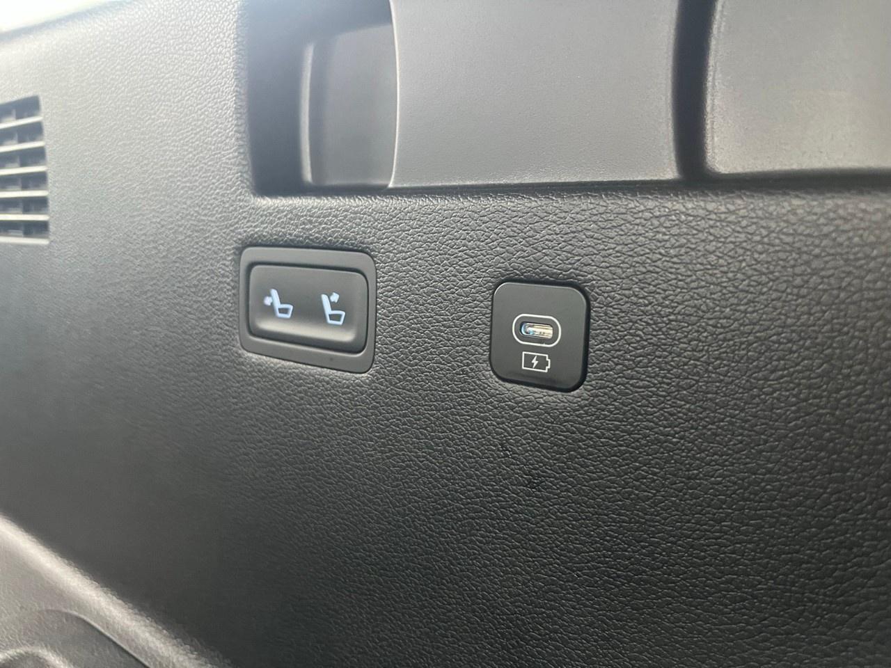 2024 Hyundai PALISADE Urban 8-Passenger AWD Photo