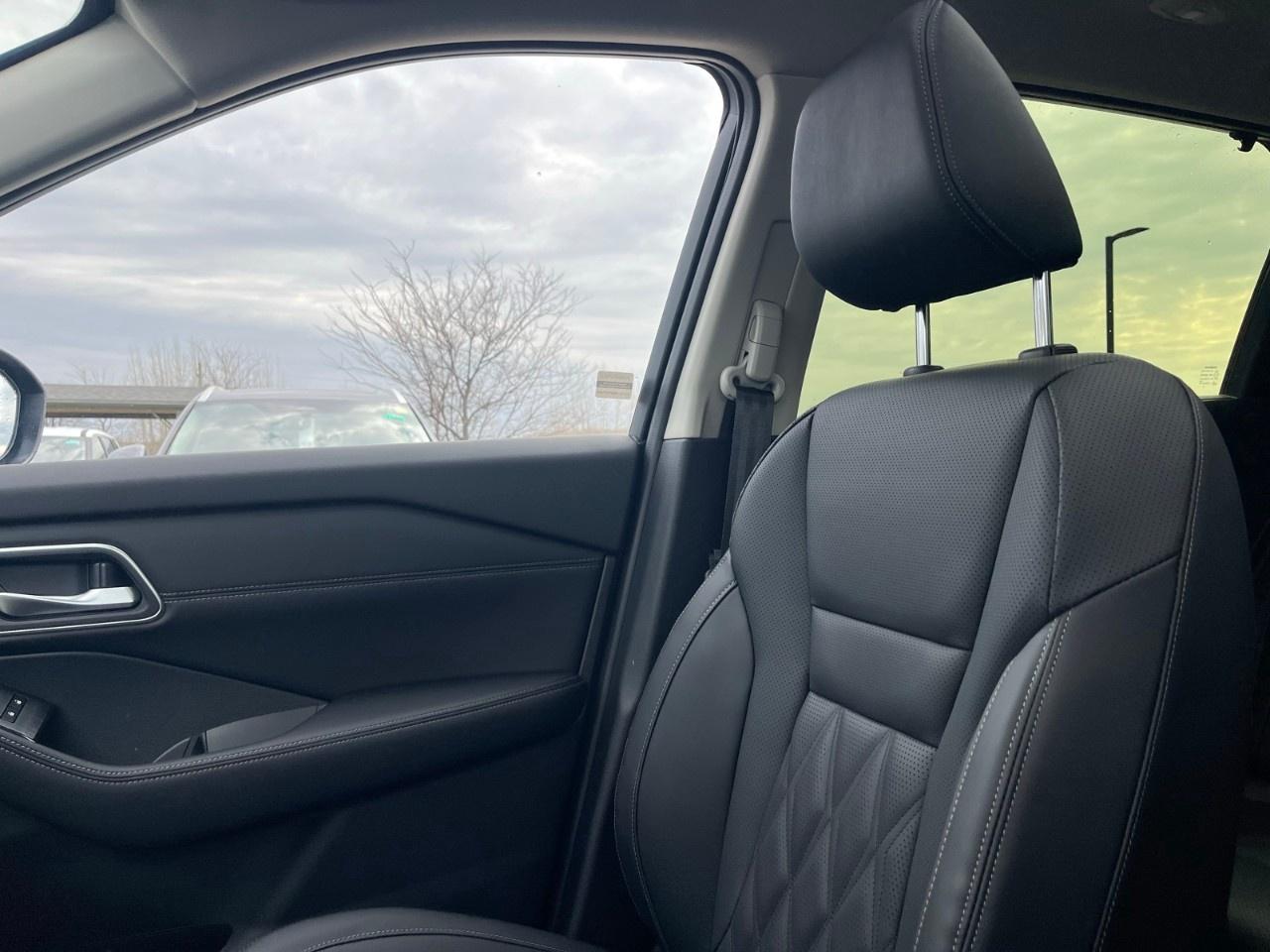 2026 Nissan Rogue AWD Platinum Photo