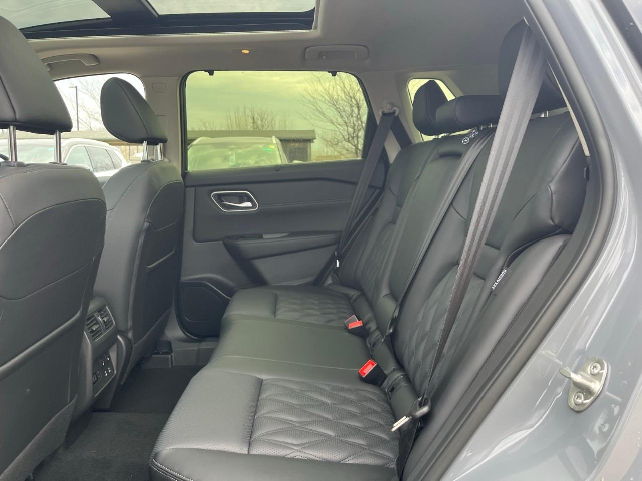 2026 Nissan Rogue AWD Platinum Photo