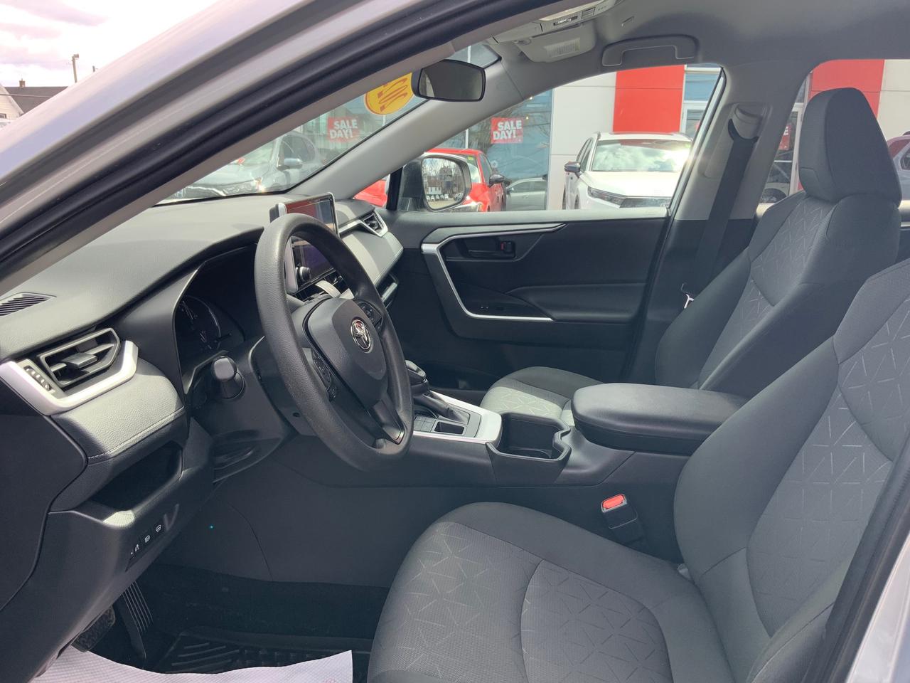 2024 Toyota RAV4 LE Photo