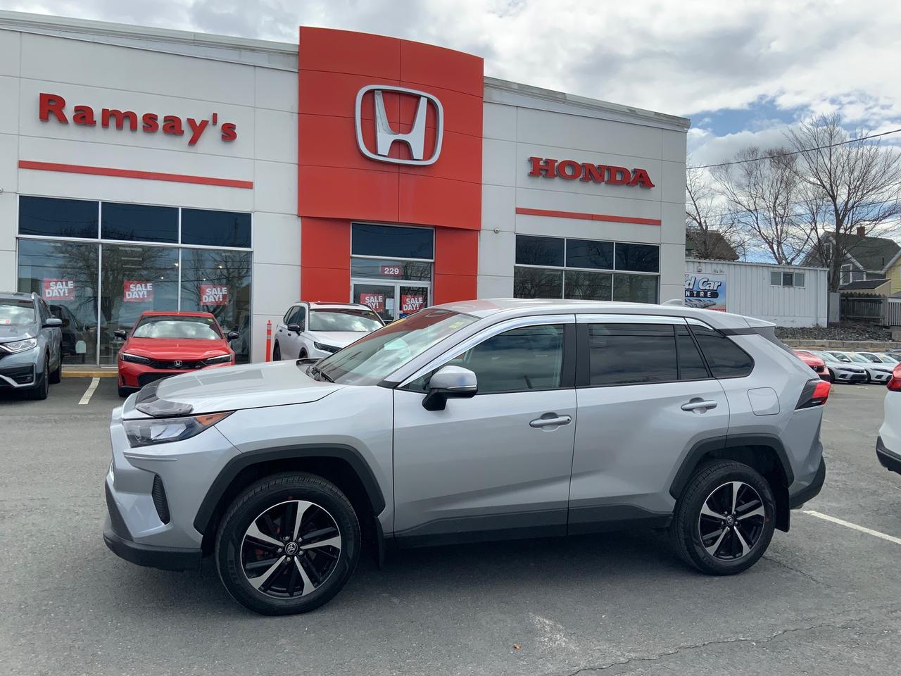 2024 Toyota RAV4 LE Photo