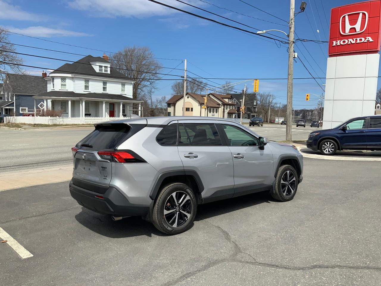 2024 Toyota RAV4 LE Photo