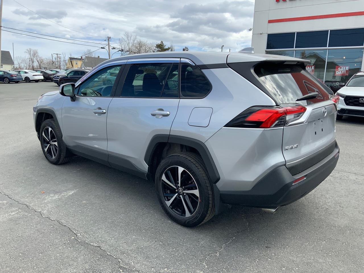 2024 Toyota RAV4 LE Photo