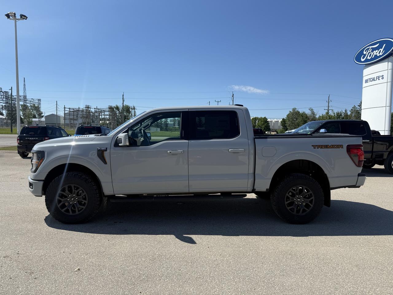 2026 Ford F-150 Tremor 4WD SuperCrew 5.5' Box Photo4