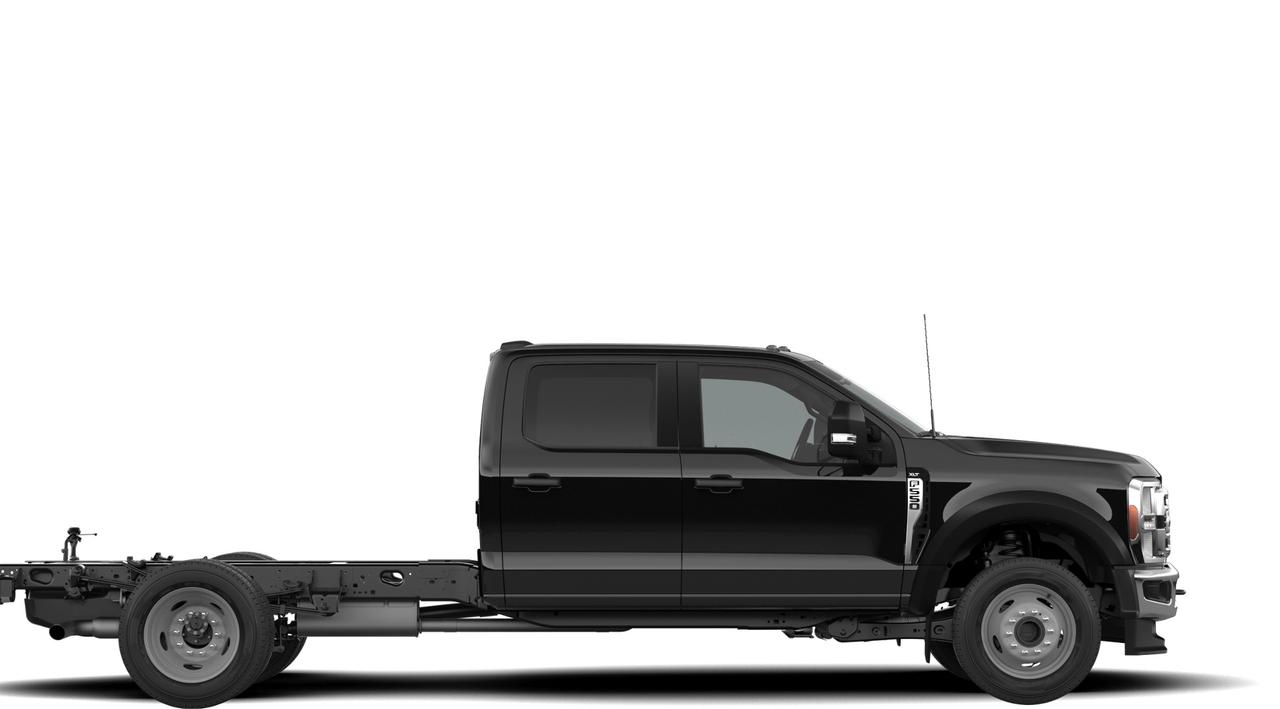 2026 Ford F-550 Super Duty DRW XLT 4WD Crew Cab 203 WB 84 CA Photo4
