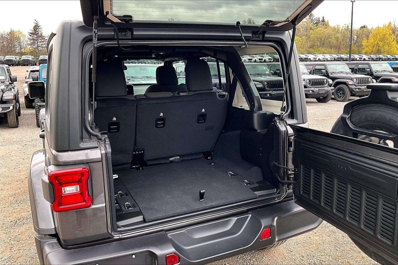 13893276.831252670