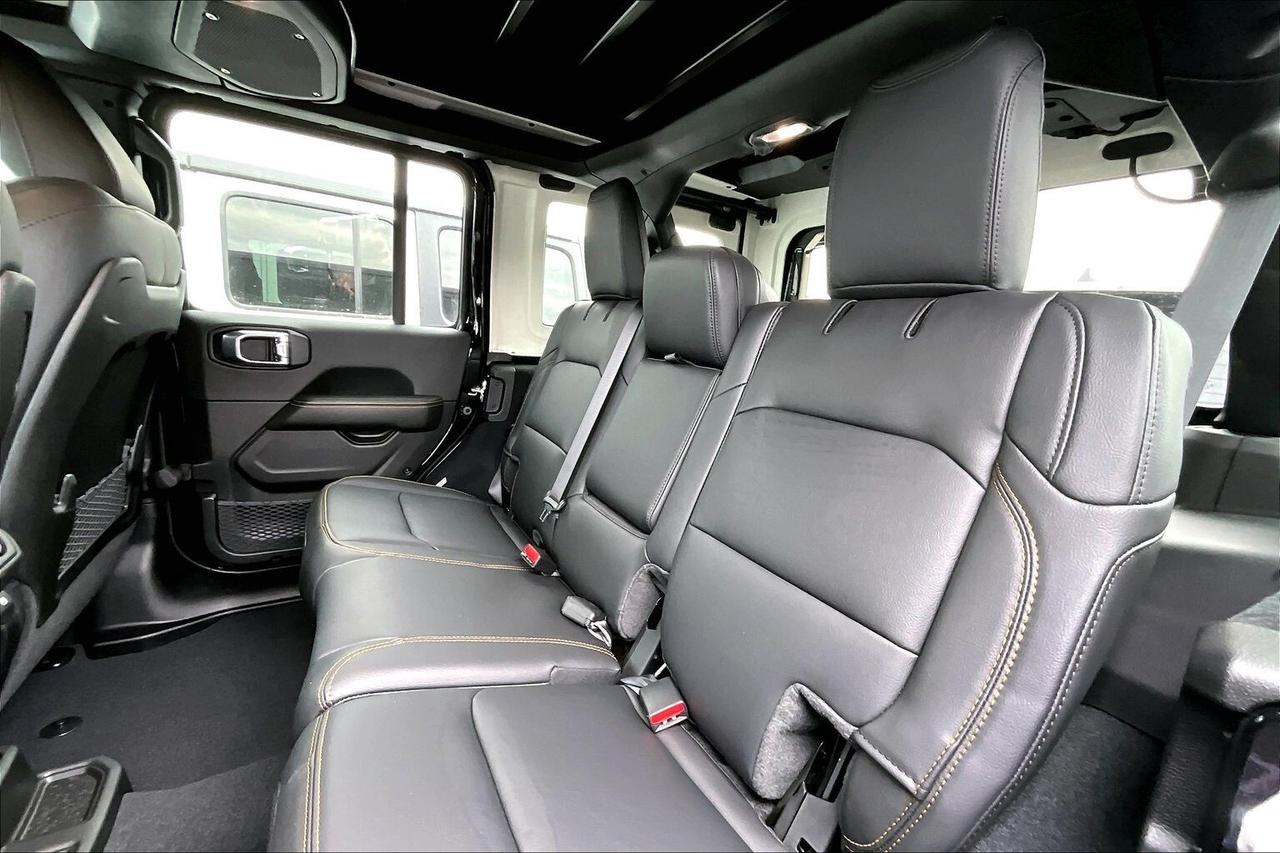 2026 Jeep Wrangler SAHARA | Leather | Hardtop | 18" Alloys Photo