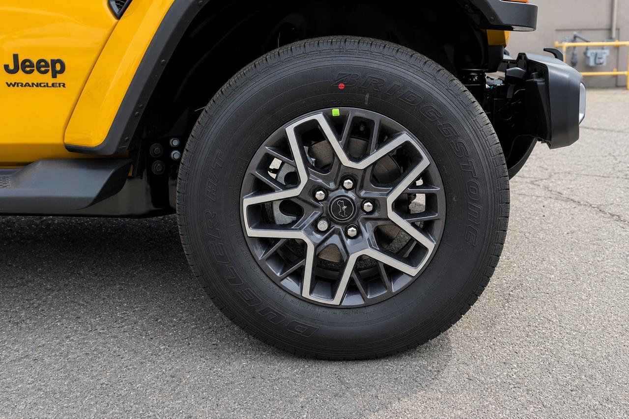 2026 Jeep Wrangler SAHARA | Leather | 18" Alloys | Hardtop | Steps Photo