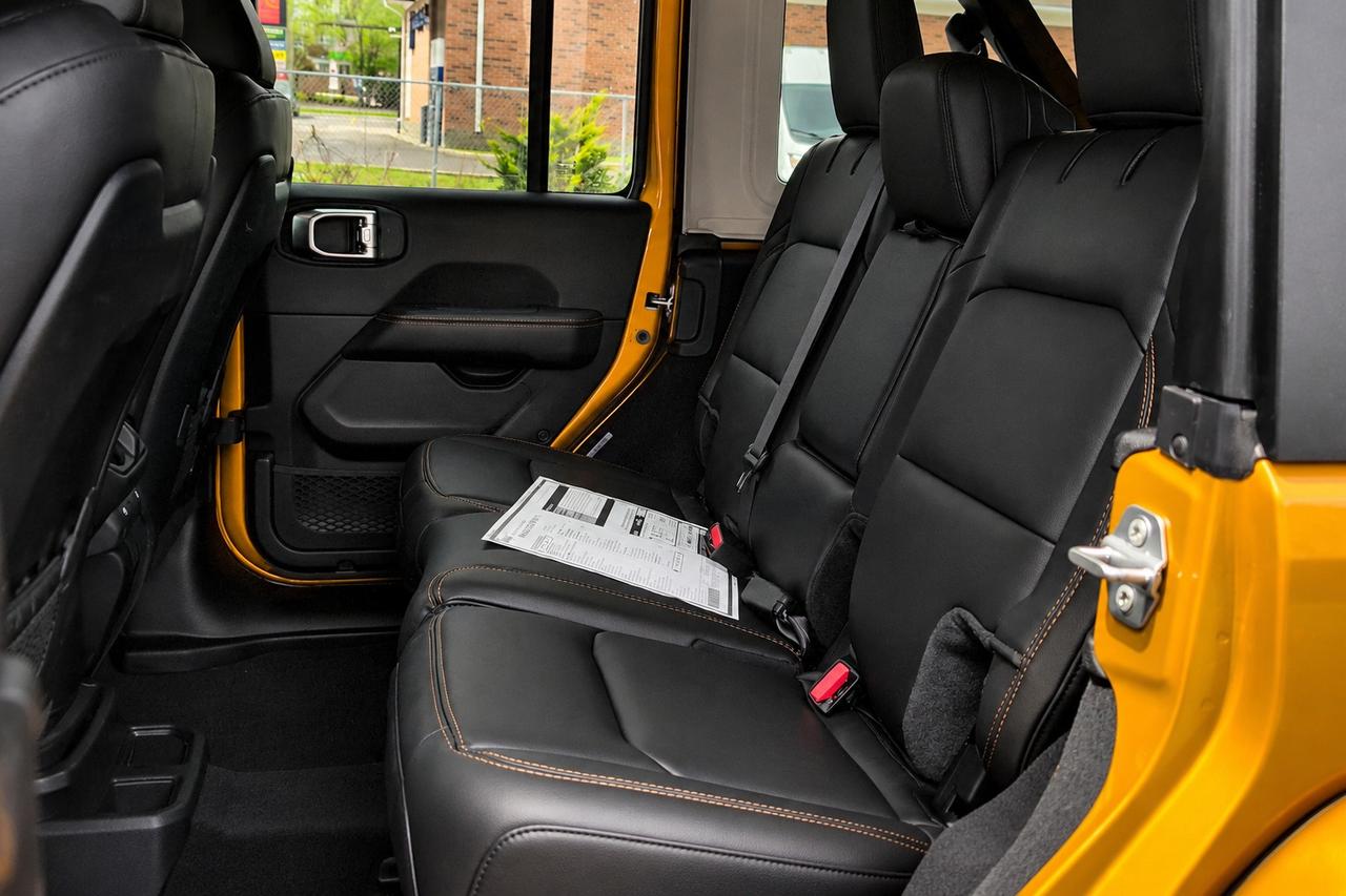 2026 Jeep Wrangler SAHARA | Leather | 18" Alloys | Hardtop | Steps Photo