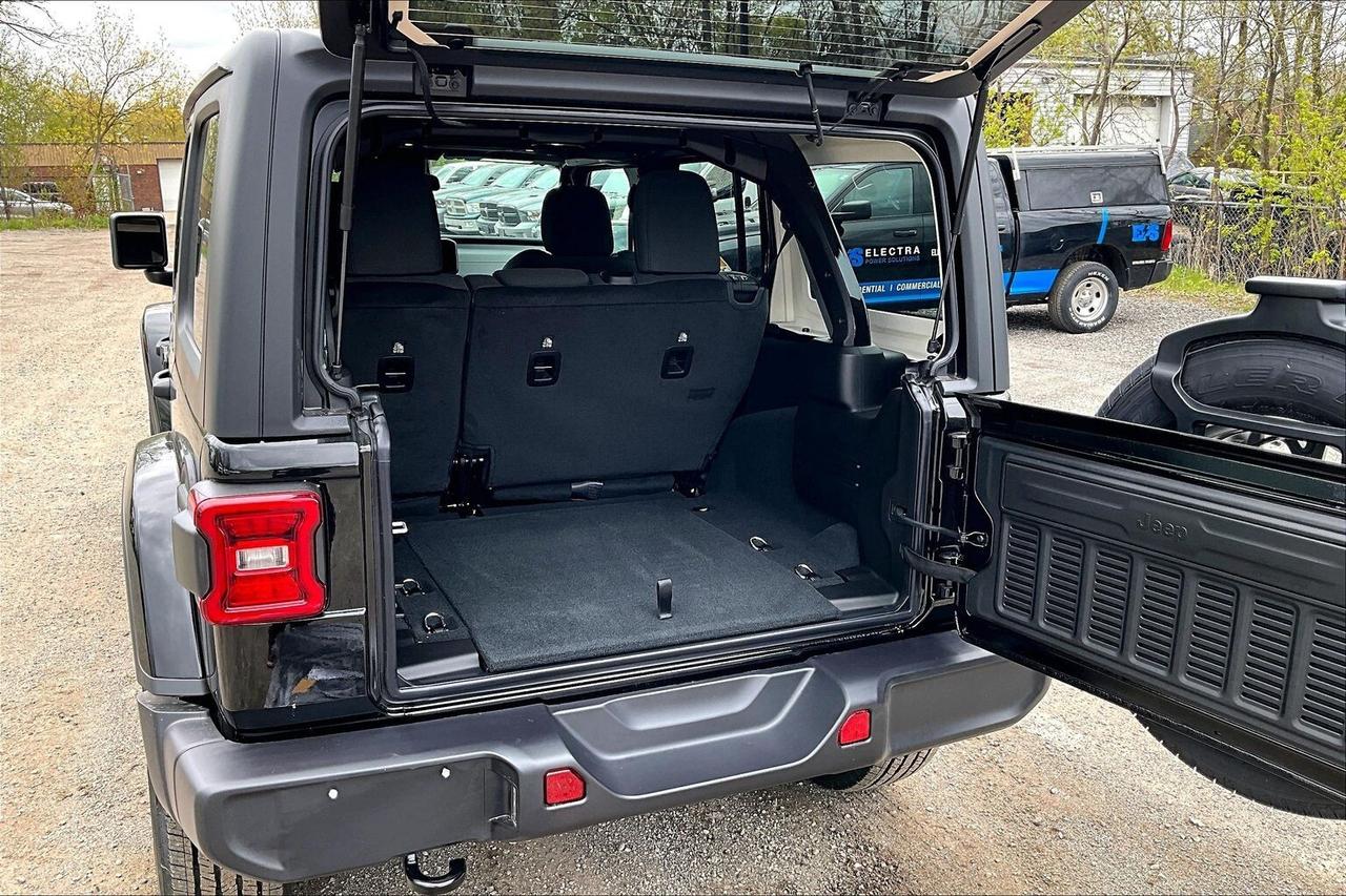 2026 Jeep Wrangler SAHARA | Hardtop | 12.3" TOUCHSCREEN | Steps Photo