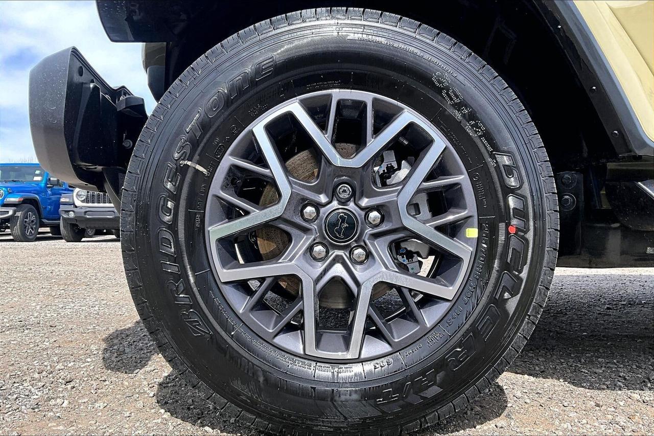 2026 Jeep Wrangler SAHARA | Leather | 18" Alloys | Hardtop | 41 PAINT Photo