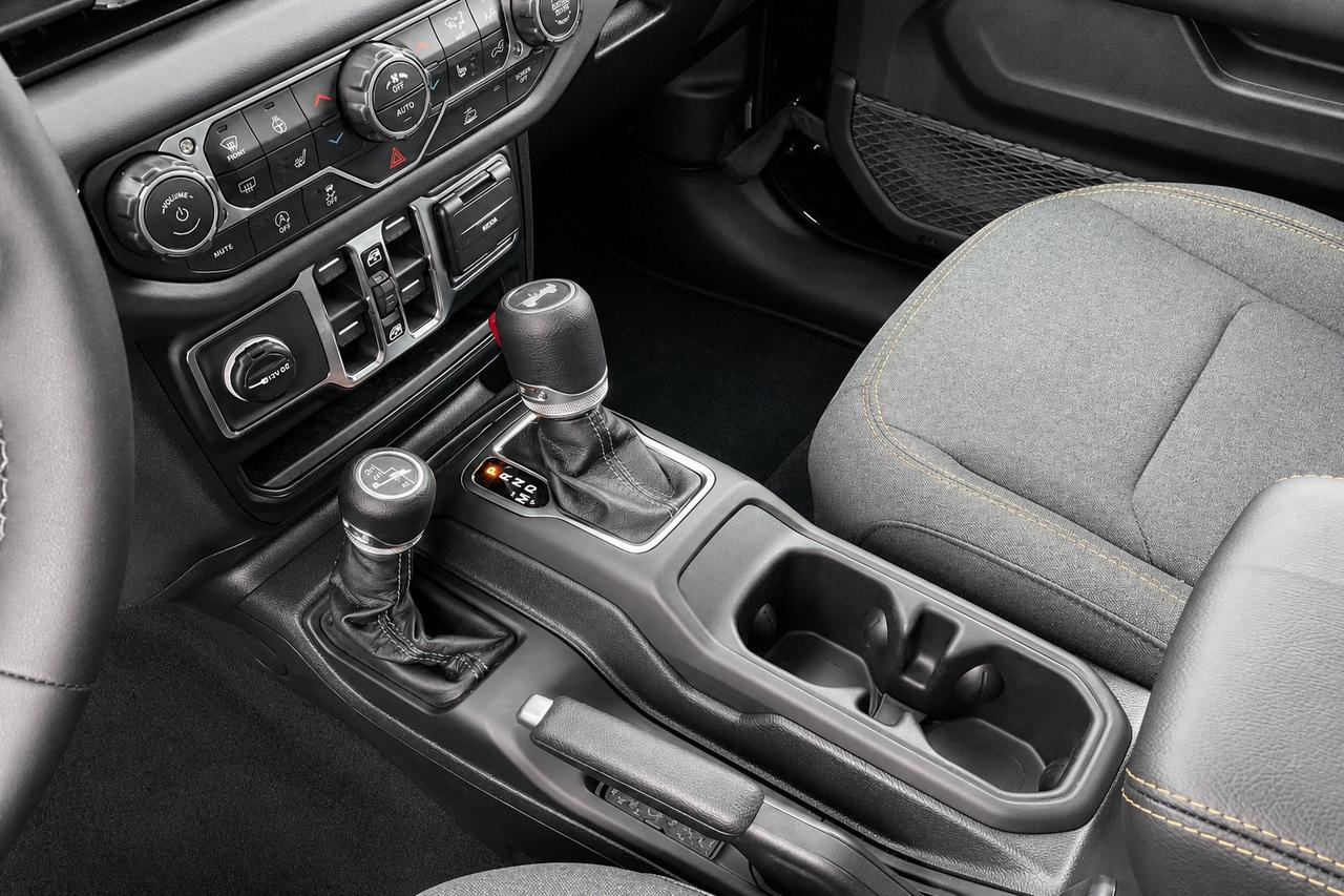 2026 Jeep Wrangler SAHARA | Hardtop | 12.3" TOUCHSCREEN | Steps Photo