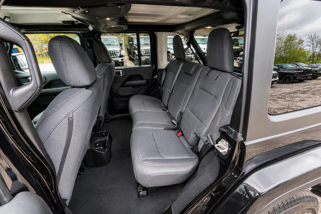 2026 Jeep Wrangler SAHARA | Hardtop | 12.3" TOUCHSCREEN | Steps Photo