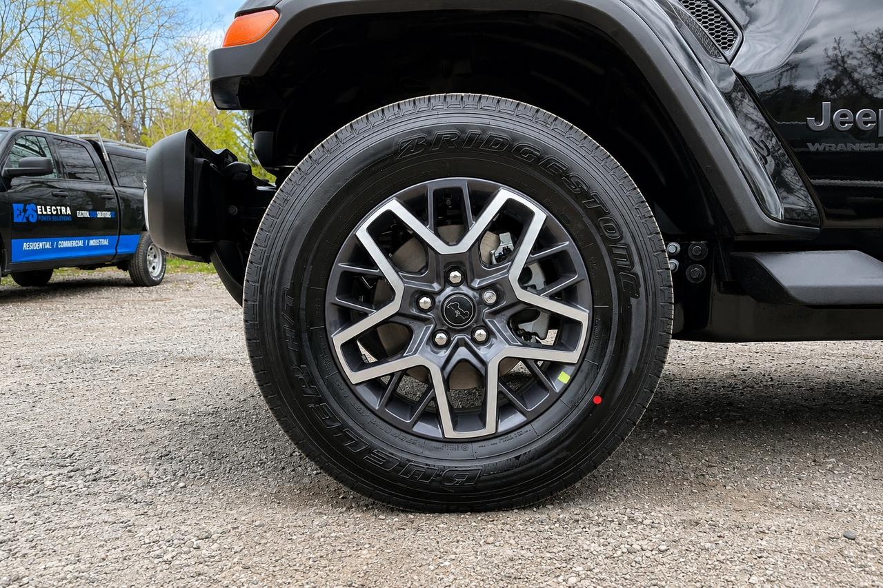 2026 Jeep Wrangler SAHARA | Hardtop | 12.3" TOUCHSCREEN | Steps Photo