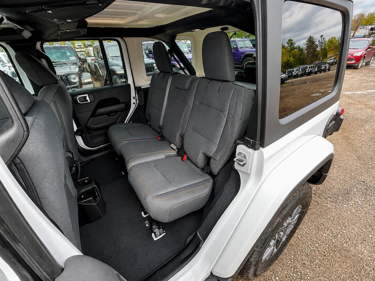 2026 Jeep Wrangler SAHARA | Hardtop | 12.3" TOUCHSCREEN | Steps Photo