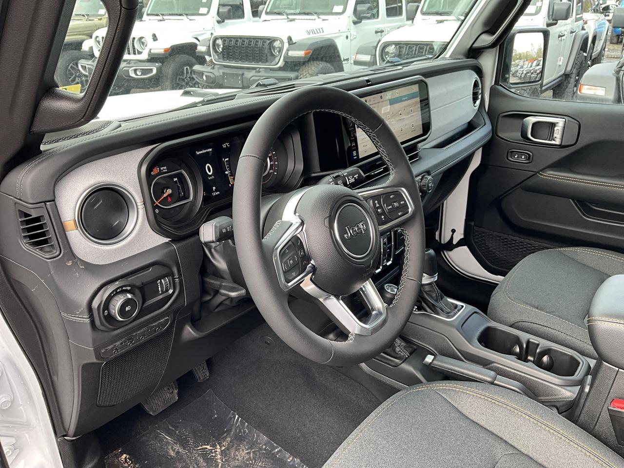 2026 Jeep Wrangler SAHARA | Hardtop | 12.3" TOUCHSCREEN | Steps Photo4