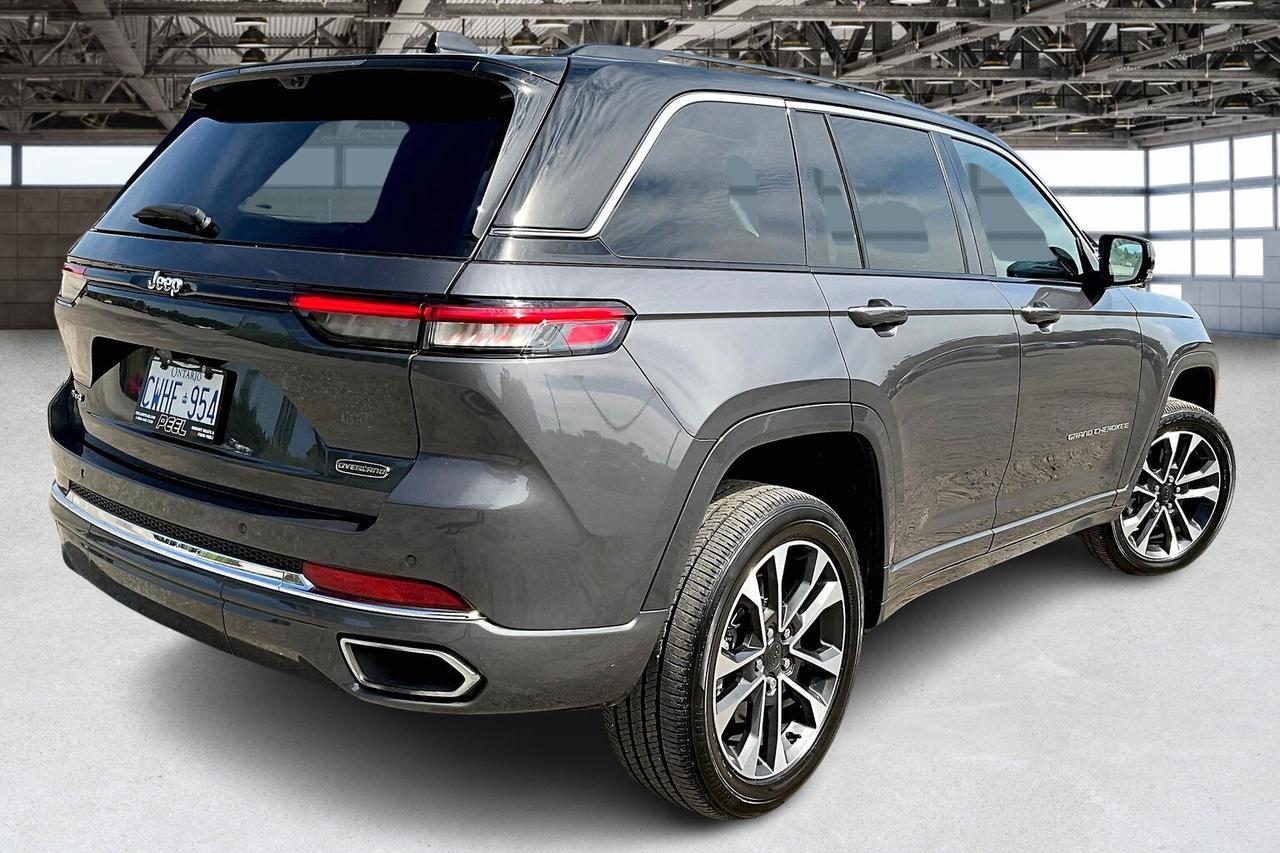 2023 Jeep Grand Cherokee Overland | 5.7L HEMI V8 | FULLY LOADED | DEMO SAVE Photo