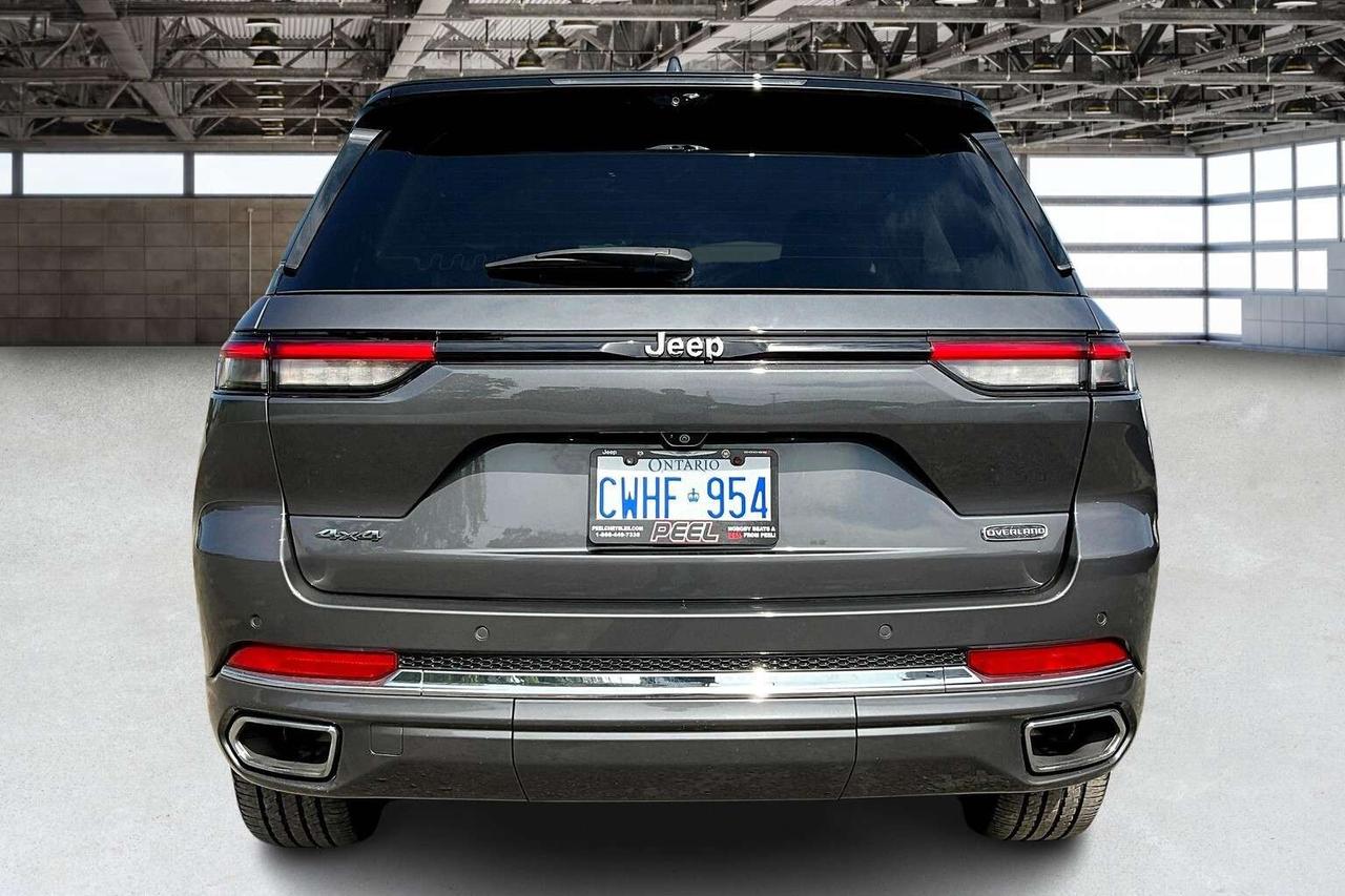 2023 Jeep Grand Cherokee Overland | 5.7L HEMI V8 | FULLY LOADED | DEMO SAVE Photo3