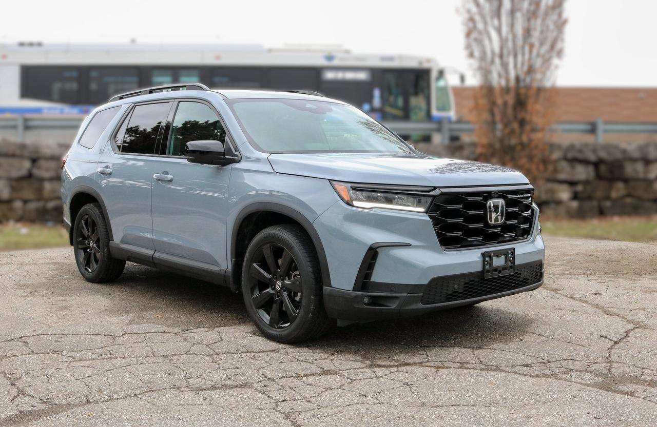 2025 Honda Pilot Black Edition AWD | BOSE AUDIO | REMOTE START | Photo