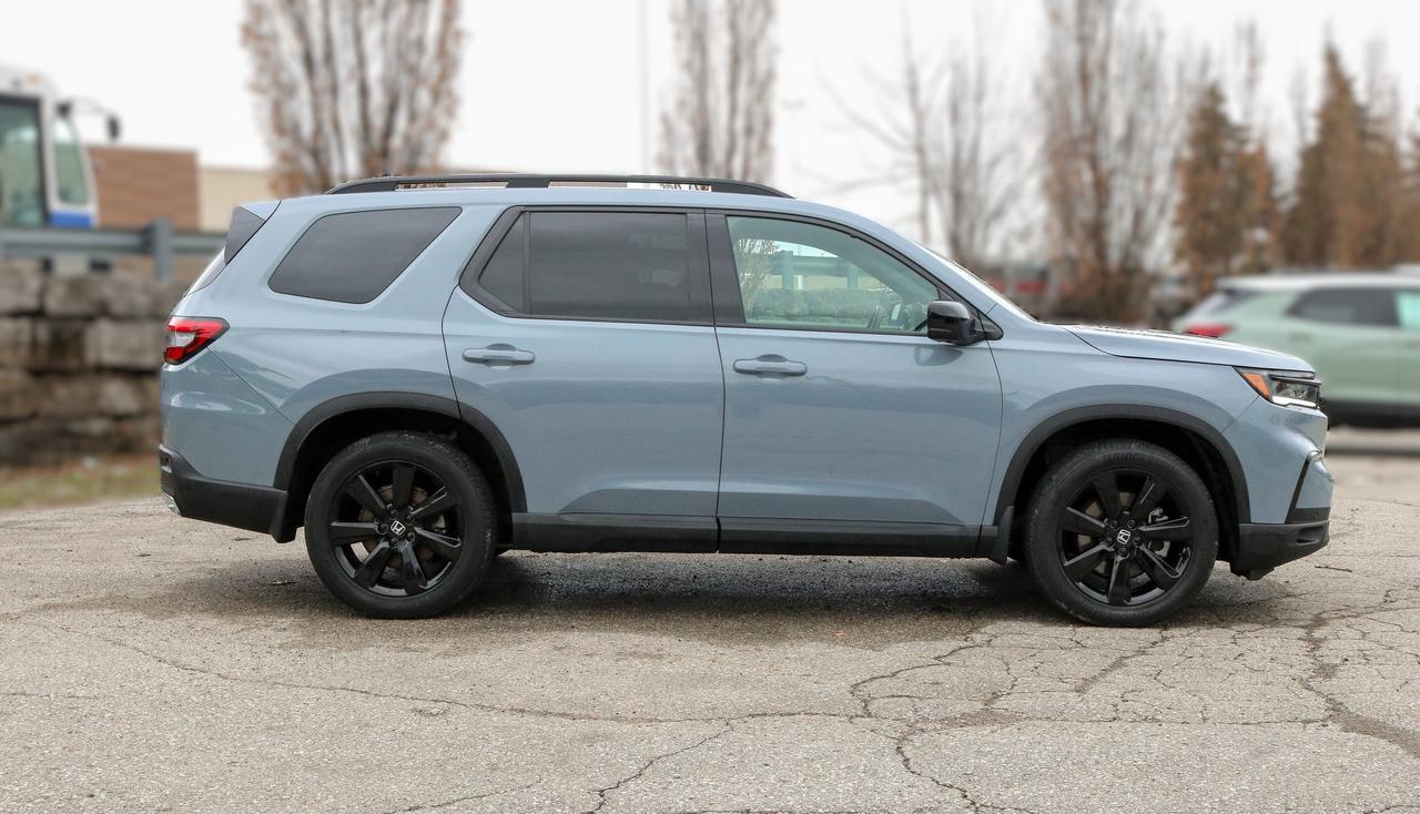 2025 Honda Pilot Black Edition AWD | BOSE AUDIO | REMOTE START | Photo3