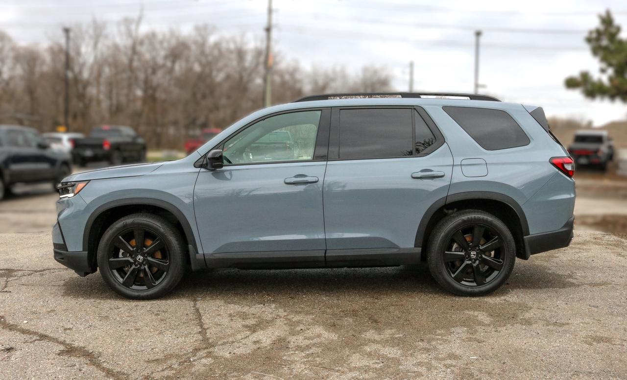 2025 Honda Pilot Black Edition AWD | BOSE AUDIO | REMOTE START | Photo